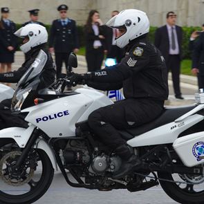 Έφοδοι της ΕΛ.ΑΣ σε σπίτια για τζόγο και πάρτυ