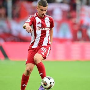 Ο 17χρονος Χρήστος Μουζακίτης έκανε 30.000 φιλάθλους του Ολυμπιακού να φωνάζουν το όνομά