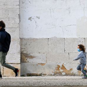 Οι επίσημες οδηγίες για μέτρα δημόσιας υγείας, μάσκες και αποστάσεις