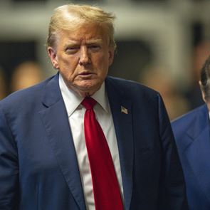 Ο Donald Trump πλήρωσε 7.000 δολάρια για τα ποτά πασίγνωστου &lt;em>ηθοποιού&lt;/em>