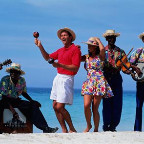 10 φετινά τραγούδια ιδανικά για την &lt;em>παραλία&lt;/em>