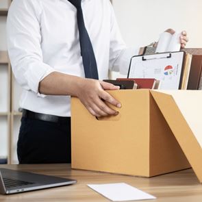 Yπάλληλος απολύθηκε μετά από πολύωρα διαλείμματα για τουαλέτα