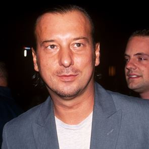 Helmut Lang, ο σχεδιαστής που έκανε <em>μόδα</em> τον μινιμαλισμό