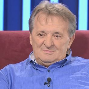 Όταν ο Δημήτρης Μητροπάνος βγήκε στο &#39;Καφενείο των Φιλάθλων&#39; του Γιώργου Γεωργίου