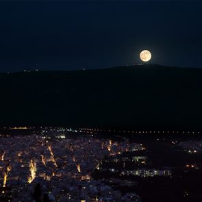 Η πρώτη υπερ-πανσέληνος του &lt;em>2021&lt;/em>