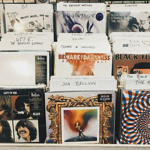 Ποιο τραγούδι πούλησε πρώτο 1 εκατομμύριο αντίτυπα