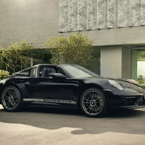 Μία συλλεκτική 911 για τα 50α γενέθλια της Porsche Design