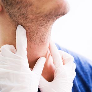 Όσα πρέπει να γνωρίζεις για το αδένωμα παραθυρεοειδούς και τη χειρουργική του θεραπεία