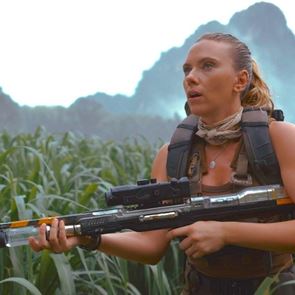 Η Scarlett Johansson τα βάζει με δεινόσαυρους στο πρώτο trailer του Jurassic World Rebirth