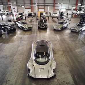 Όλες οι Aston Martin του James Bond σε πλήρη παράταξη