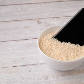 Τι μπορείς να κάνεις αν πέσει το κινητό σου σε νερό