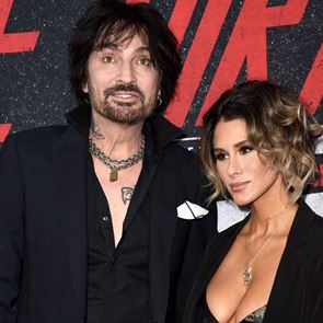 H Brittany Furlan σφάζει με το γάντι την Pamela Anderson