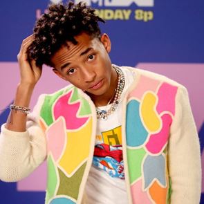 Στο κόκκινο χαλί της κοινωνικής αποστασιοποίησης των MVT VMAs &lt;em>2020&lt;/em>