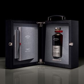 Ένα σπάνιο single malt από την Aston Martin και το Bowmore