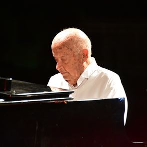 Πέθανε ο σπουδαίος έλληνας συνθέτης Μίμης Πλέσσας