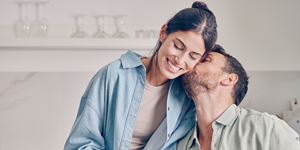 Πώς θα καταλάβεις αν είσαι σε σχέση από επιλογή και όχι από ανάγκη