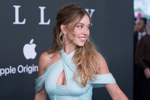 Η Sydney Sweeney λανσάρει σειρά εσωρούχων με χρηματοδότηση του Jeff Bezos