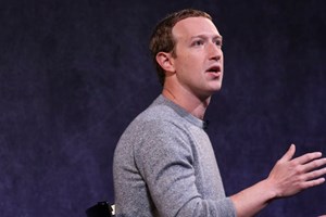 Σε άλλα νέα, ο Mark Zuckerberg κάνει τον Ευτύχη Μπλέτσα στην Ιαπωνία