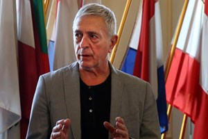Ο Στέφανος Κασσελάκης διέγραψε Βίτσα, Σκουρλέτη και Φίλη