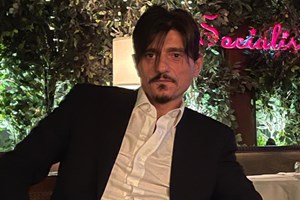 Έγινε και αυτό: Ο Kendrick Nunn τραγούδησε το 'Δε θα πας πουθενά' της Πέγκυς Ζήνα (video)