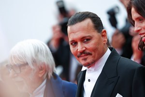 Σε άλλα νέα, ο Johnny Depp είναι έτοιμος να υποδυθεί τον Σατανά