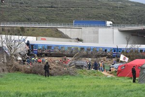 Σε άλλα νέα, η Μαρία Καρυστιανού θεωρεί ότι οι αμβλώσεις αποτελούν θέμα δημόσιας διαβούλευσης