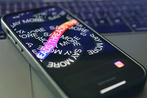 Τι λέει η ψυχολογία για όσους δεν γράφουν ποτέ στις ομαδικές συνομιλίες