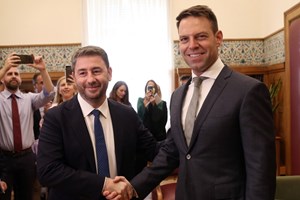 O Στέφανος Κασσελάκης δεν έχει 'ξεχάσει' τις διαγραφές