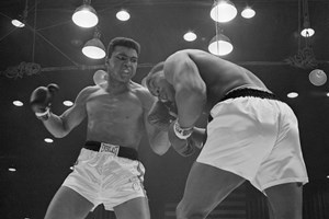 Μια φορά κι έναν καιρό ο Muhammad Ali 'χαντάκωσε' τον Sugar Ray Leonard