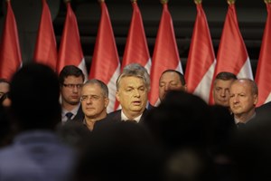Η ιστορία της Ιταλίδας αντιφασίστριας Ilaria Salis που δικάζεται αλυσοδεμένη στην Ουγγαρία