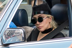 H Lady Gaga αποκάλυψε ότι δούλευε σε ελληνικά εστιατόρια (video)