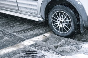 Ο κόσμος ξοδεύει περισσότερα χρήματα από ποτέ σε καινούργια αυτοκίνητα