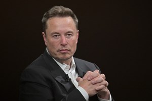 Κι αν ο Elon Musk χάσει τον τίτλο του πλουσιότερου ανθρώπου στον κόσμο;