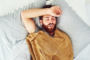 7 τρόποι να σταματήσεις το ροχαλητό-το Harvard έχει τη λύση