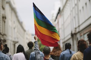 Οι κοντοί άντρες τείνουν να είναι πιο επιθετικοί, λέει η επιστήμη