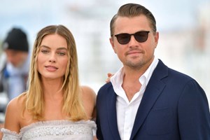 Leonardo DiCaprio: έγινε 50 και το γιόρτασε με το μισό Χόλιγουντ