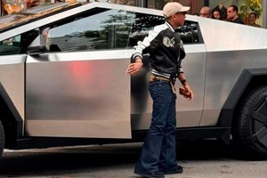 Πανωλεθρία για τον Musk, ανακλήθηκαν όλα τα Tesla Cybertruck