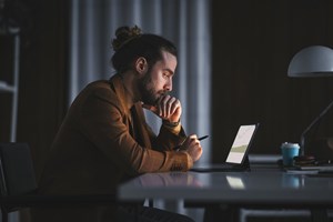 Κατατοπιστικότατος χάρτης δείχνει ποιες ηλικίες στην Ευρώπη δουλεύουν περισσότερο
