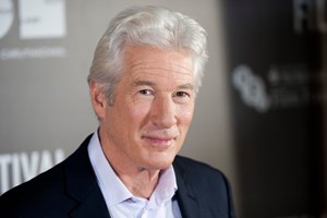 Τι κάνει ο Richard Gere για να δείχνει 20 χρόνια νεότερος
