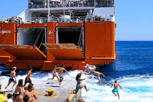 Δείτε την τέλεια παραλία με άμμο στην Αττική