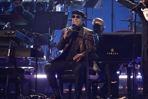 Ο Stevie Wonder δεν είναι τυφλός: Μια νέα θεωρία συνωμοσίας