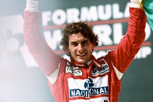 Η ιστορία πίσω από το κράνος Stormtrooper στα χρώματα του Ayrton Senna