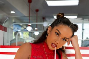 Η εκθαμβωτική εμφάνιση της Irina Shayk στο καρναβάλι του Ρίο ντε Τζανέιρο