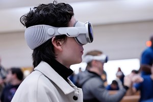 Apple Vision Pro: Όνειρο ή εφιάλτης του μέλλοντος;