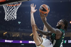 Ο Ντίνος Μήτογλου έχει κάτι να πει για το τρίποντο που 'σφράγισε' τον θρίαμβο του Παναθηναϊκού επί της Ρεάλ