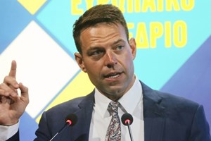 Μία γυναίκα ρώτησε τον Στέφανο Κασσελάκη αυτό που σκεφτόμαστε όλοι