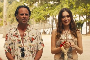 Γιατί μιλάει η πρωταγωνίστρια του Emily in Paris για τον Μητσοτάκη;