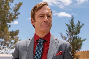 O Bob Odenkirk και η συγγενική του σχέση με τον Βασιλιά Κάρολο