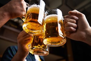 Η καλύτερη εφαρμογή για να βρίσκεις πού να πιεις μπύρα με ήλιο στο Λονδίνο