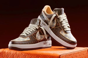 Υπάρχουν λευκά sneakers που όσο τα φοράς καθαρίζουν;